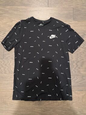 Nike Black Short-Sleeve Tee with White Logo Print